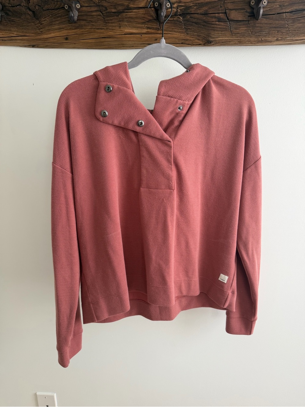 Vuori Waffle-Knit Snap Hoodie in Rose